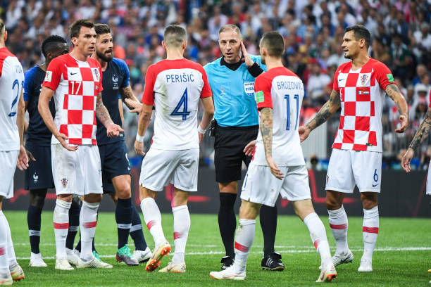 促使球队重 促使球队重